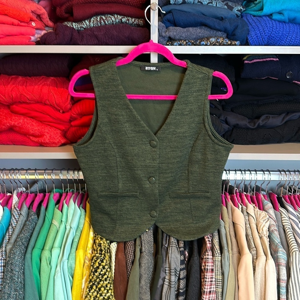 BTFBM dark heathered green sweater vest size S